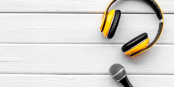 podcast-ep14-yellow-headphones